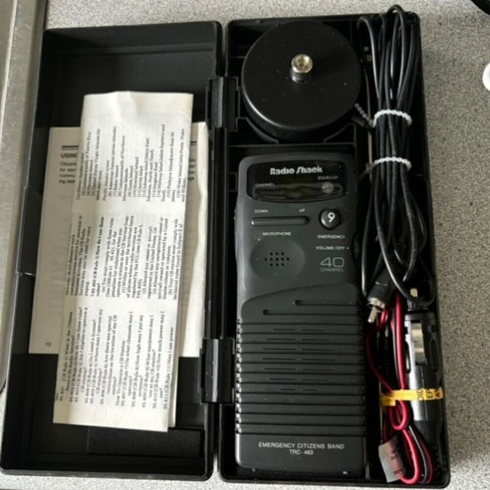 Radio Shack Emergency Citizens Band TRC-463 40 Channel Radio